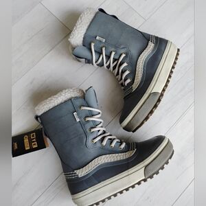 VANS NEW Standard Snow MTE Boots